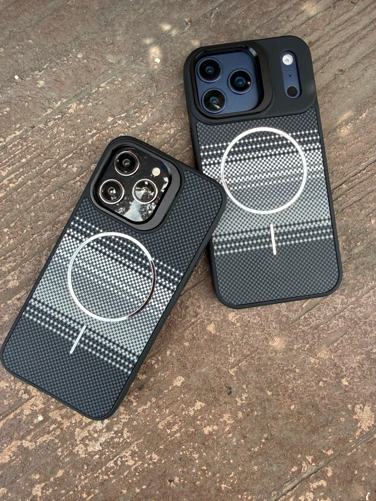 Armorcase Kamera Standlı Karbon Görünümlü M-Safe Özellikli Kılıf