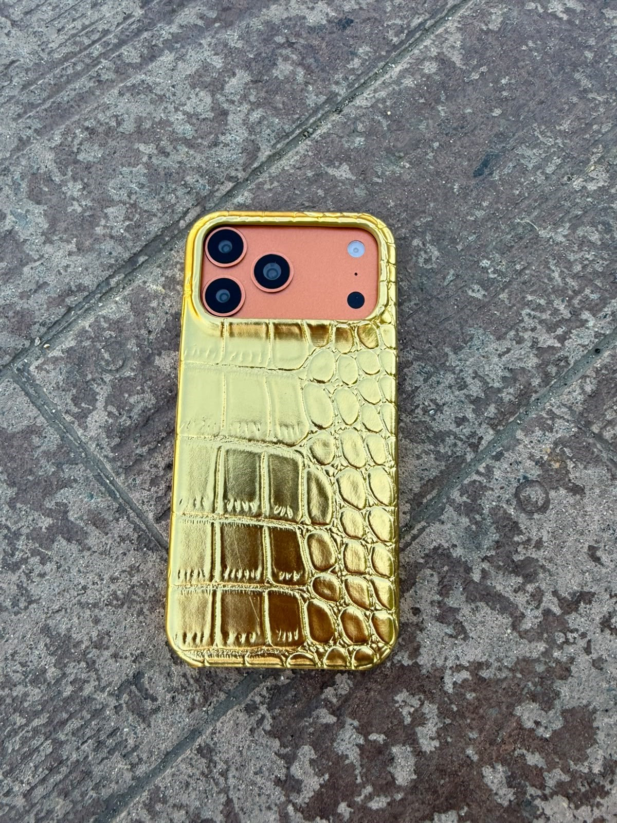 Luxury Snake Deri Görünümlü Kılıf - Gold