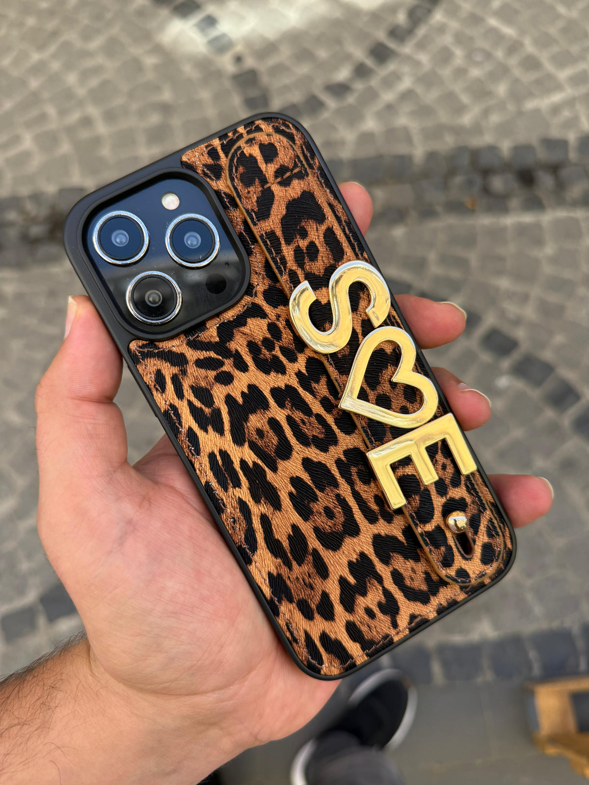 MyPhoneCase Kişiye Özel El Geçmeli Premium Telefon Kılıfı ve 2 adet metal aksesuar (harf veya sembol) - Leopar