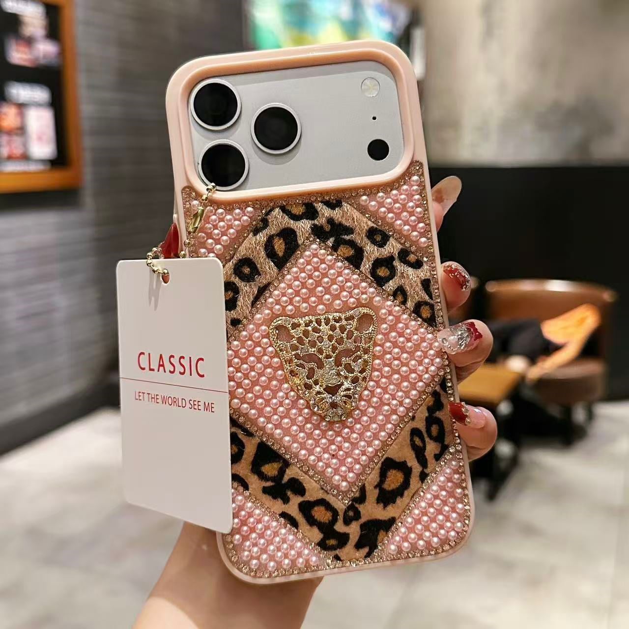 Queen Leopard Tasarımlı Korumalı İnci Taşlı Kılıf