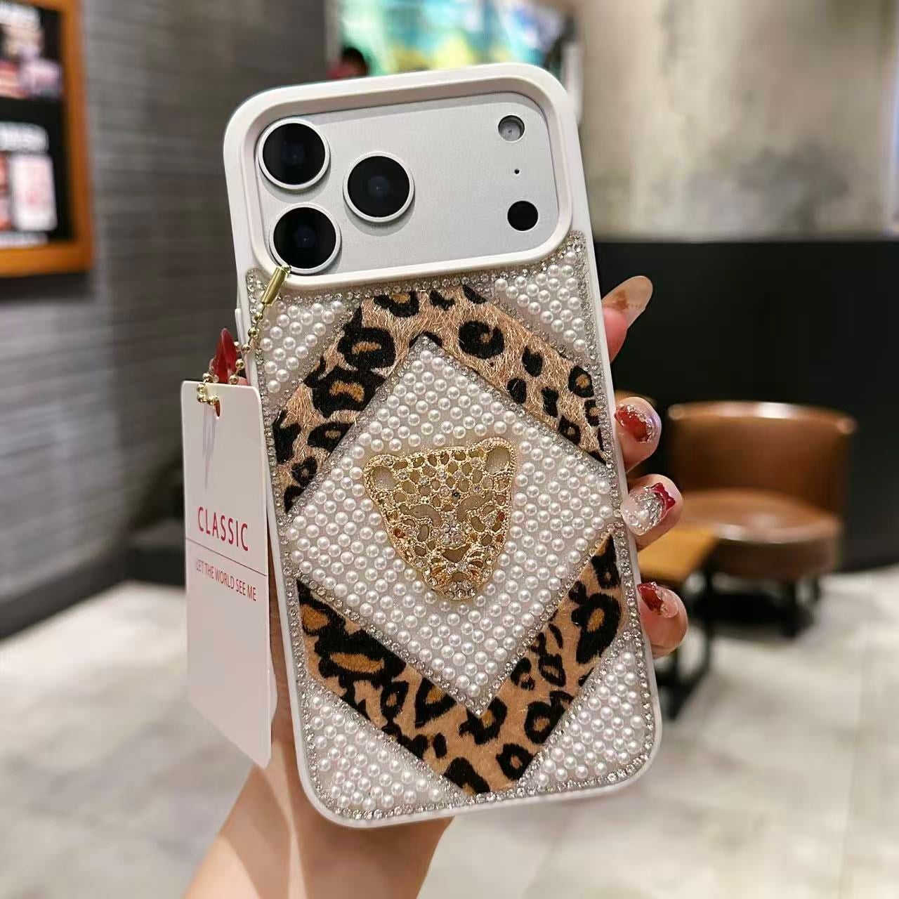 Queen Leopard Tasarımlı Korumalı İnci Taşlı Kılıf