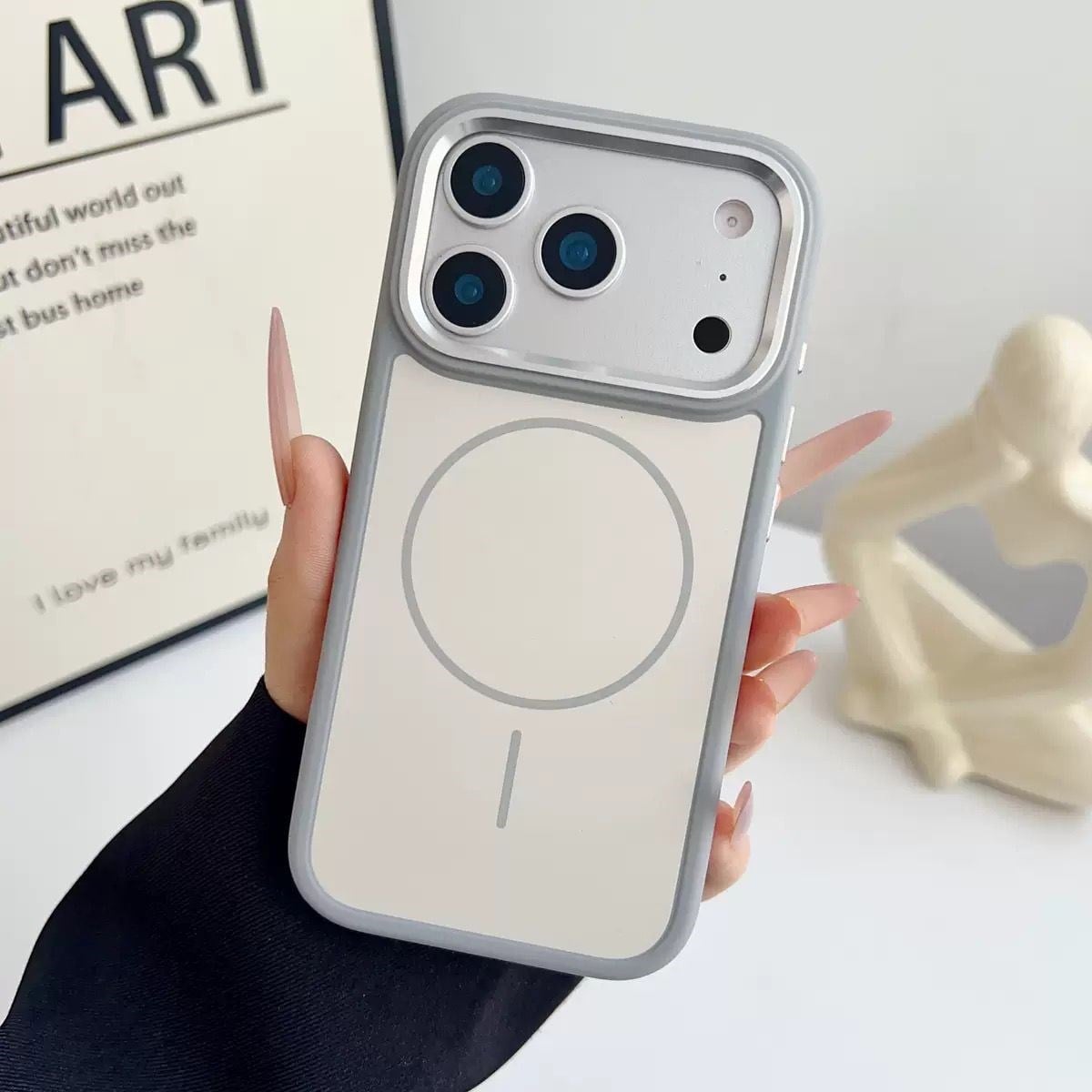 SoftArt Magsafe Özellikli Mat Silikon Kılıf